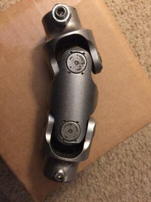 C7 Double D Steering U-Joint 9/16'' 26 Spline to 3/4'' D
