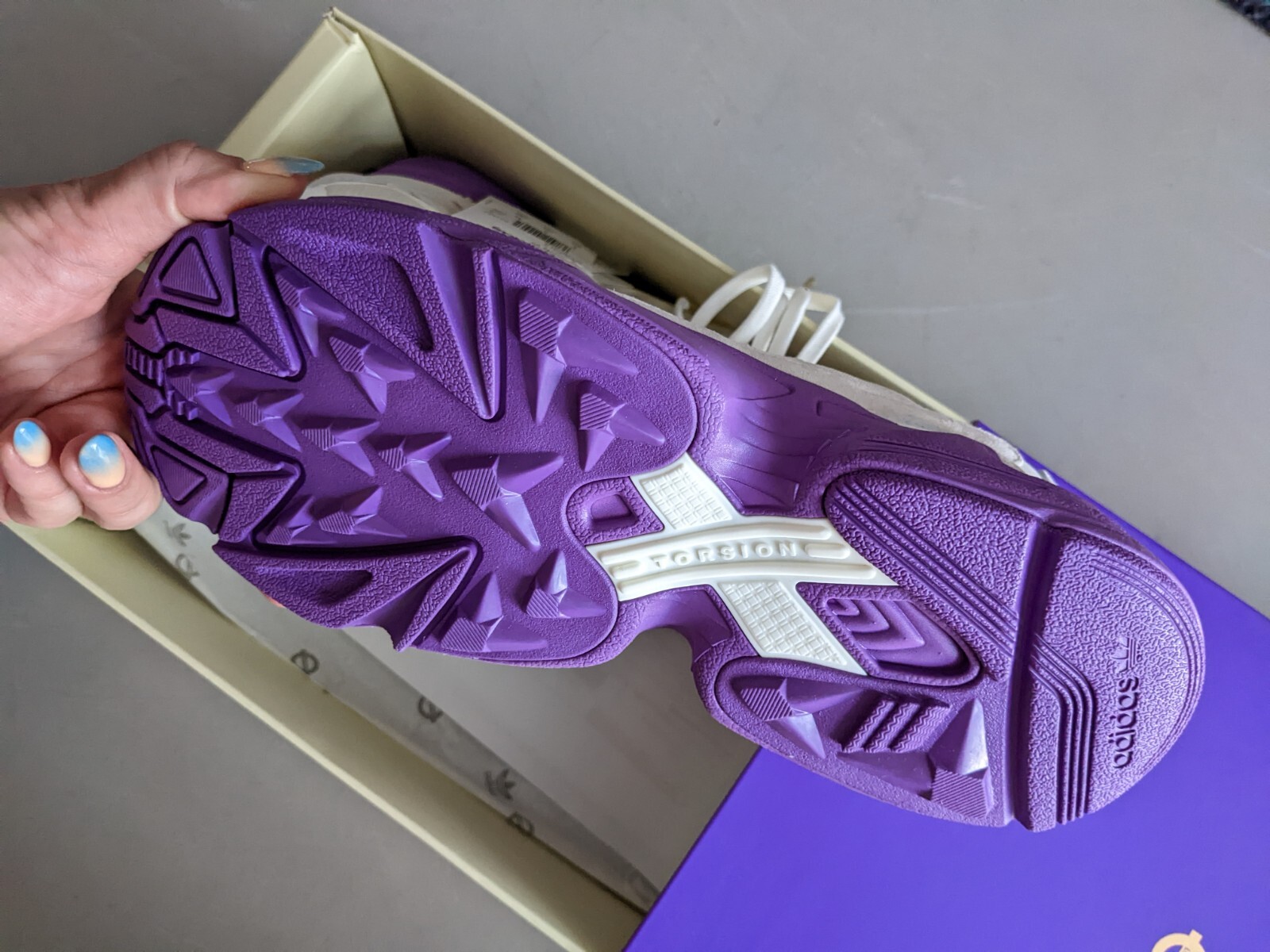 Queen Elizabeth Line X Adidas Falcon NEW UK8 image 7