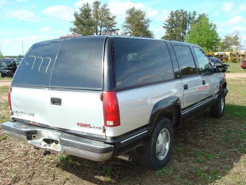 Driver Corner/Park Light Side Marker Grille Fits 94-02 GMC 3500 PICKUP 109084 - Image 3 of 4