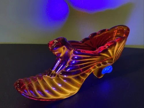 Fenton Uranium Cat Stretching Art Glass Ruby Red Slipper 6 Inches