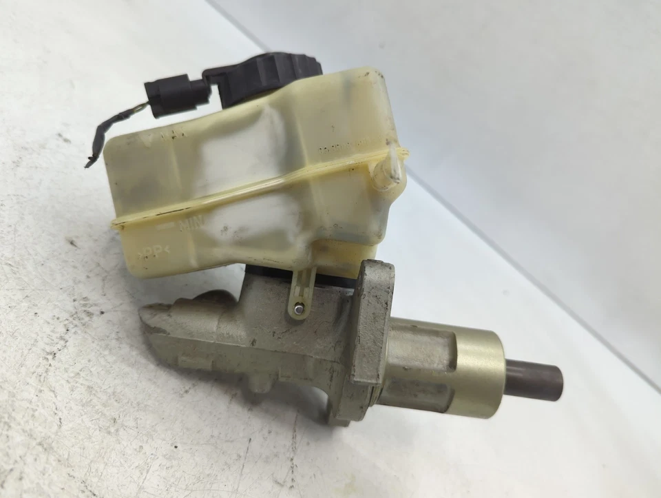 Cilindro maestro de freno BMW 330i 2006-2006 BN29J Foto 4 de 4