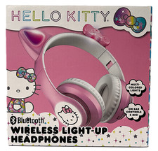 Hello Kitty Wireless Light Up Headphones Bluetooth Pink & White Sanrio NEW NIB