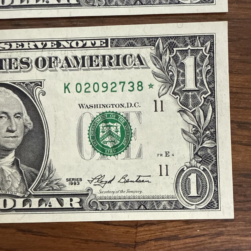 Pair Of Sequential 1 US Dollar Banknotes Star Serial Numbers - Crisp - Image 4 of 4