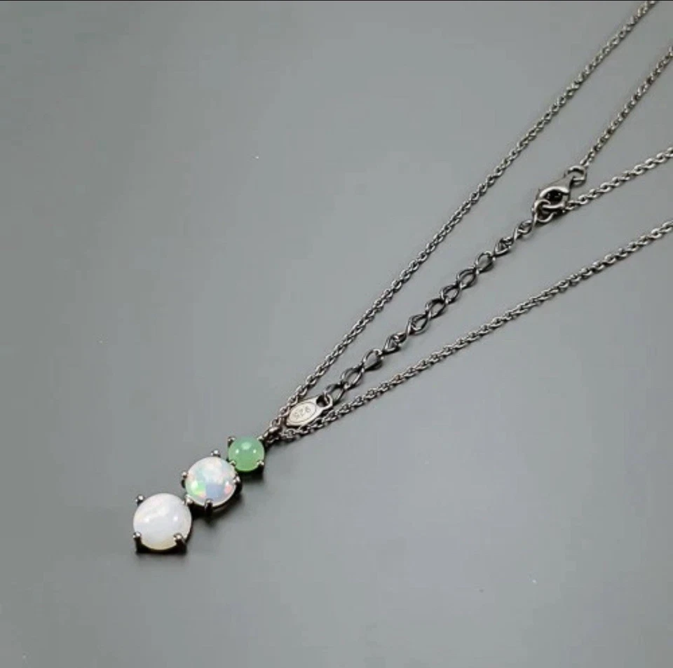 Dije colgante crisoprasa de ópalo artesanal hecho a mano 925 negro enchapado en rodio   Foto 2 de 4