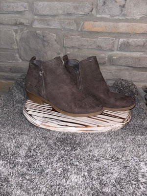 Universal Thread Boots Womens 9.5 Dylan Perf Side Zip Heels Ankle Bootie Brown