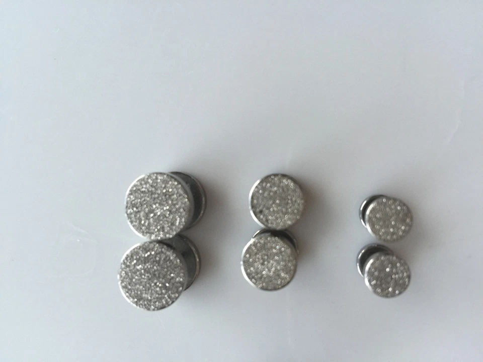 Expansor de acero falso oreja cono brillo tapón redondo estirador tachuelas piercing pendiente Foto 4 de 4