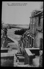 BOULOGNE SUR MER LA RUE DU FORT EN BOIS C1939 PHOTO Magic Lantern Slide VINTAGE