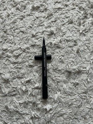 Doucce Fine Tip Graphic Liquid Eyeliner 