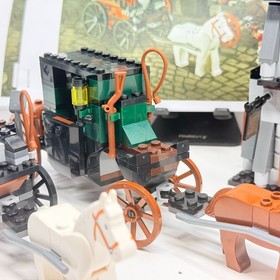 LEGO Pirates Of The Caribbean Set 4193 The London Escape Retired 2011  READ!!!!