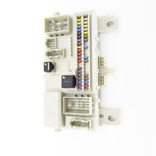 fuse box Aston Martin Vantage Roadster 31268178