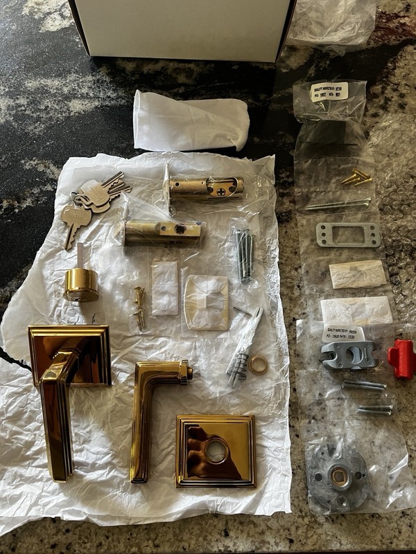 Grandeur Carre Square Rosette Entry Set Brass Left-Handed Front Door Lock