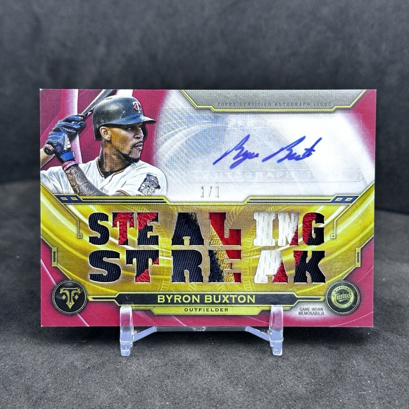 2019 Topps Triple Threads Byron Buxton Stealing Streak 1/1 Game Worn Patch Auto
