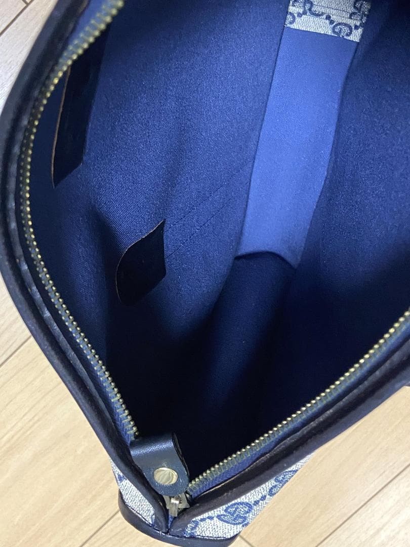 GUCCI Vintage GG Supreme Tote Blue Leather 1970s Rare Gold Triangle Plaque thumbnail 10