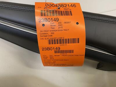 2015-2018 LINCOLN MKC RIGHT PASSENGER FRONT INTERIOR DOOR TRIM