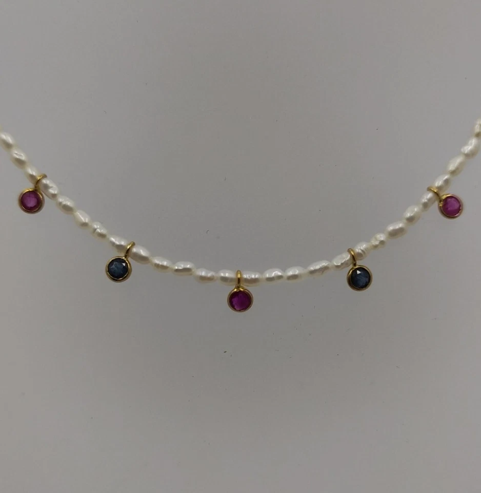 Halskette Gold 18k 750 Mls. Mit Flussperlen 2 Mm Und 5 Zirkonien In Blau Und Rot - Bild 2 von 4