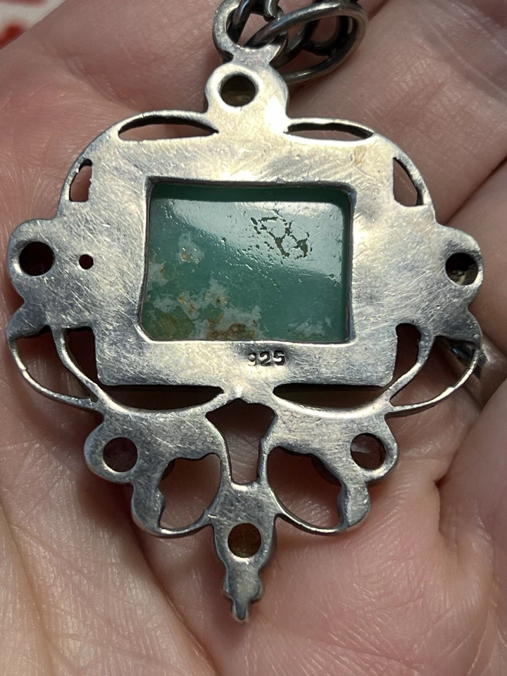 Colgante vintage de fluorita verde, granate, peridoto, amatista y topacio Foto 3 de 4