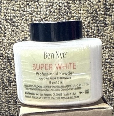 Ben Nye Super White Face Powder, Professional powder 1.5 oz / 42 GR