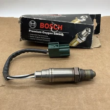 Oxygen Sensor-Engineered Bosch 15525 - Damaged Box