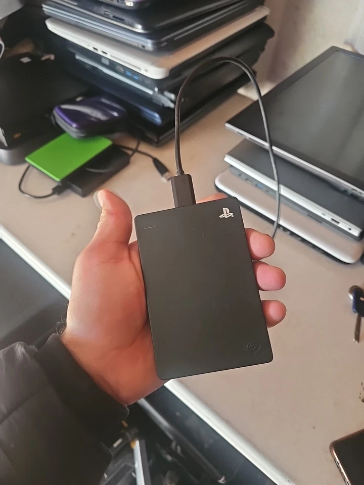 Sony PS4 Seagate 2TB External Game Drive USB With Cable - Image 2 of 3