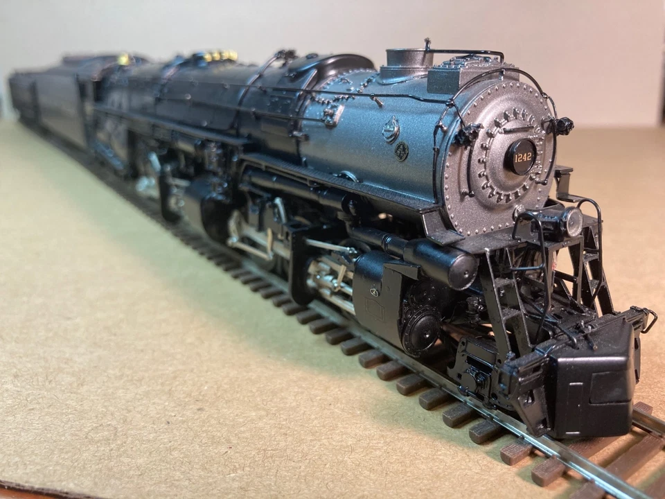 Norfolk & Western 2-6-6-4 Class A #1242 with Aux tender by PSC Fac Ptd Brass New - Image 2 of 4