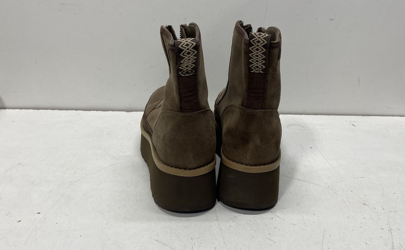 UGG Brown Solid Platform Boot Boot Women 9 - image 5