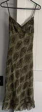 Vintage La Belle 9 olive green polyester mididress w/ abstract swirl pattern Y2K