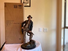 Sideshow Collectibles Indiana Jones Premium Format EXCLUSIVE Statue plus BONUS! - Image 2