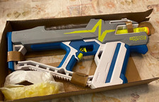 New NERF E8911 Hyper Mach-100 Motorized Blaster Sealed