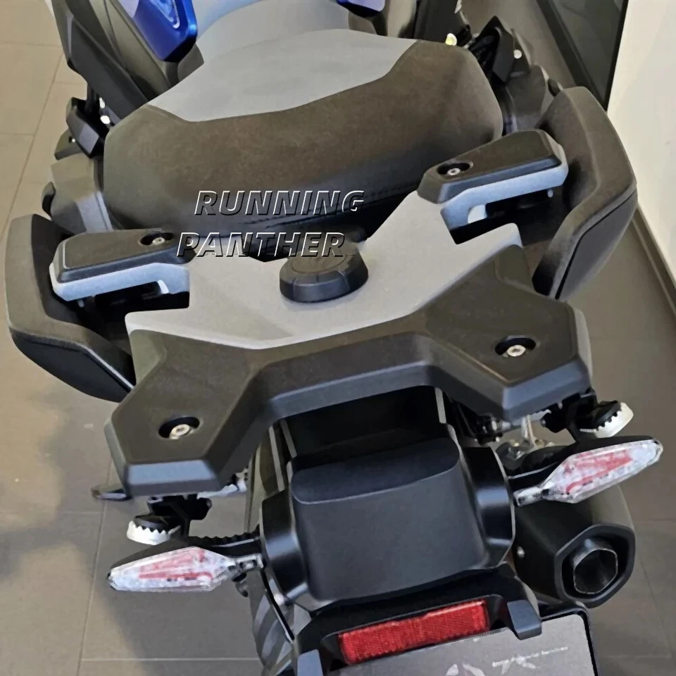 Portaequipajes trasero con interfaz USB para BMW R1300GS ADV  Foto 3 de 4