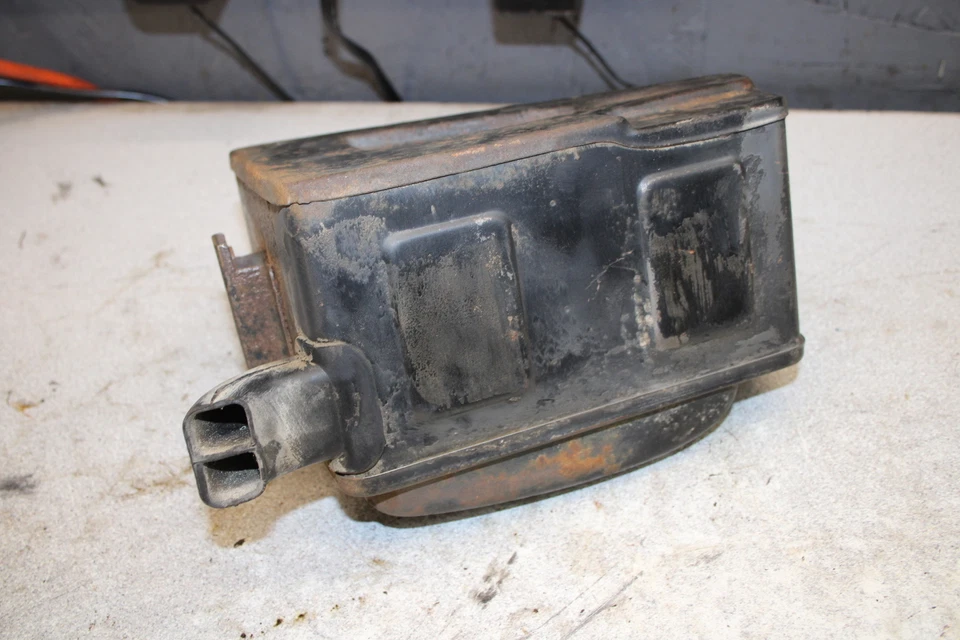 1980 Suzuki DS100 AIR CLEANER FILTER BOX V7-2419.WZ - Image 3 of 4