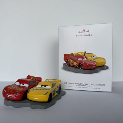 2018 Hallmark Keepsake Ornament - Cars 3 - Lightning McQueen & Cruz Ramirez - Picture 1 of 7