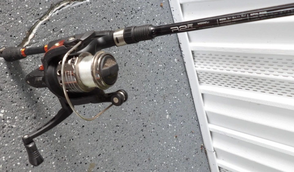 R2F PERFORMANCE SERIES MED/LT SPINNING ROD REEL FISH COMBO 5'5" 2 PC EUC - Image 2 of 4