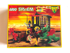 LEGO Castle 6056 Dragon Wagon 1993 COMPLETE w/ Original Box & Tray Excellent
