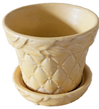 VINTAGE McCOY POTTERY QUILTED DIAMOND LEAF PLANTER