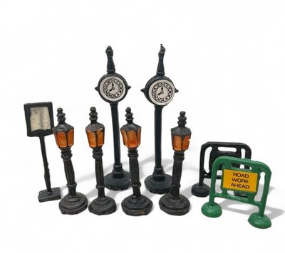 Cobblestone Corners Christmas Village 2-1/4 In. Lamp Posts Clock Signs Lemax 