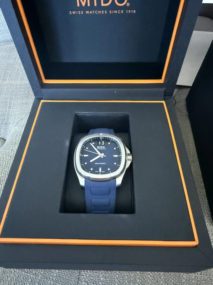 Nuevo reloj para hombre Mido Multifort TV fecha grande esfera azul goma M049.526.17.041.00 Foto 3 de 4