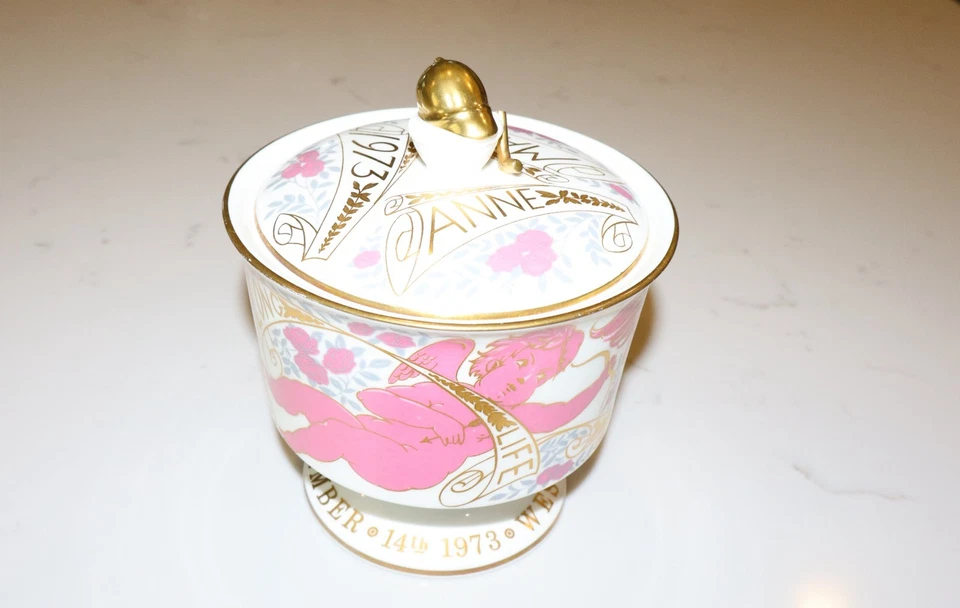 VINTAGE 1973 UK Royal Anne & Mark Phillips Wedding - Gold Tone (52 years old) - Image 4 of 4