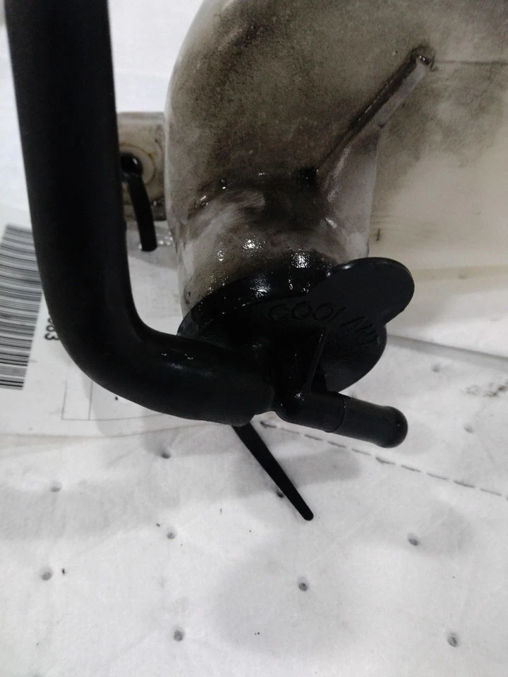 2010 Lexus IS250 Engine Coolant Reservoir Silver OEM 2.5L 1647031080 Foto 2 de 4