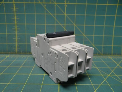 Schneider Elec. Square D Multi9 C60BPR Miniature Circuit Breaker M9F52308 3P 8A