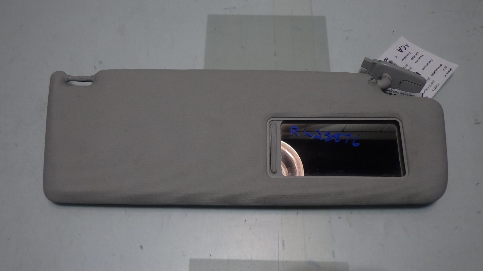 11 VOLKSWAGEN TIGUAN RIGHT Sun visor 