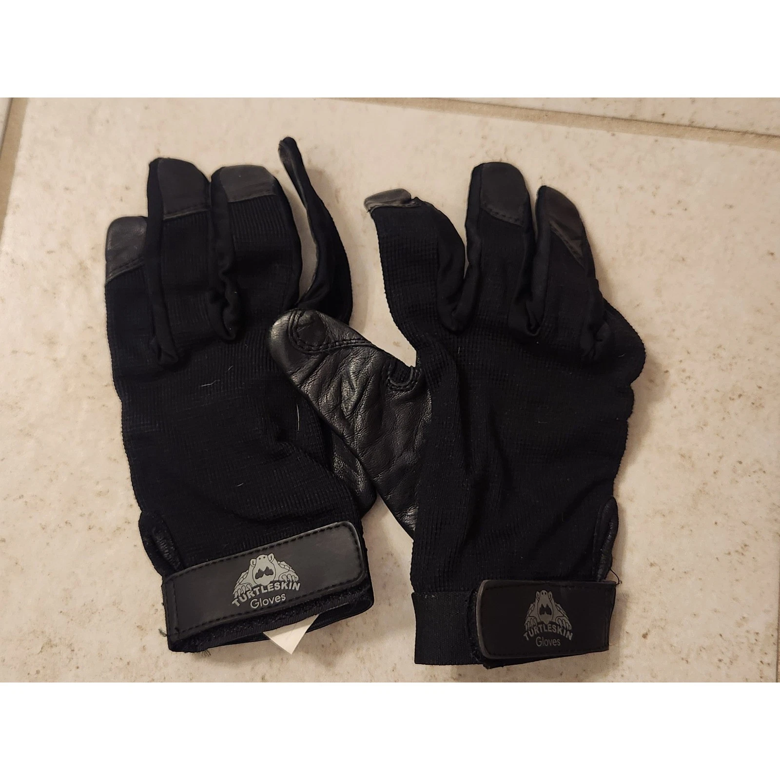 Turtleskin Alpha Gloves Mens Medium Black Needle Cut Resistant Law Enforcement
