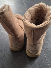 UGG Classic Short 5825 Stiefel Beige Wildleder Mittel Gefüttert EU 38