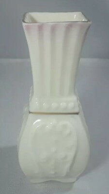Belleek kleine distelförmige Posy Vase Millennium 2000 mit vergoldeter rosa Rand 