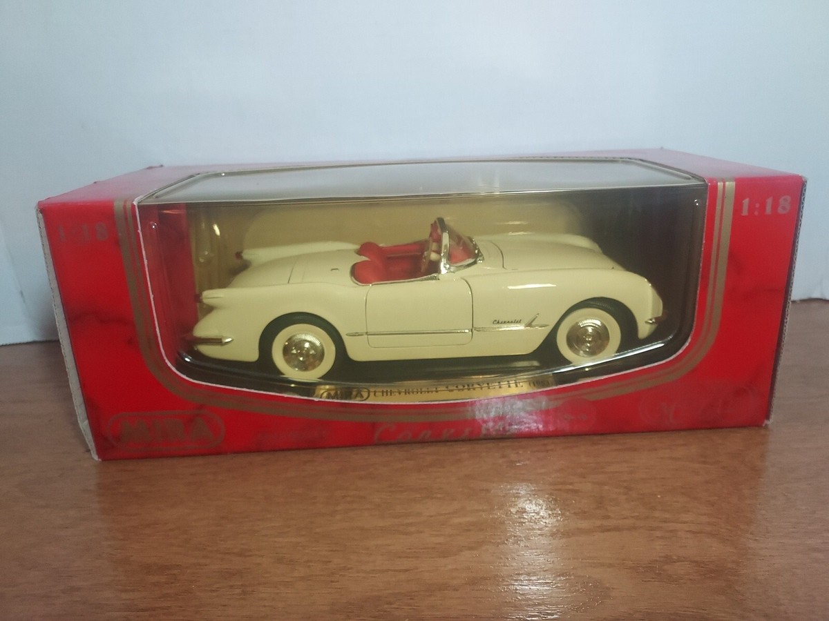 Chevrolet Corvette 1961 - Silver - AutoWorld 1/18 - miniature américaine