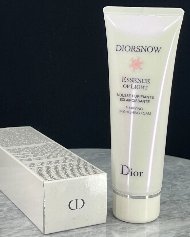 Diorsnow Esencia de Luz Purificante Espuma Iluminadora Limpiador Facial 3.8 OZ NUEVO EN CAJA Foto 3 de 4