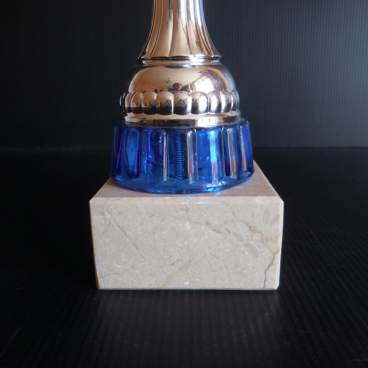 Trophée coupe sculpture sport collection socle marbre déco