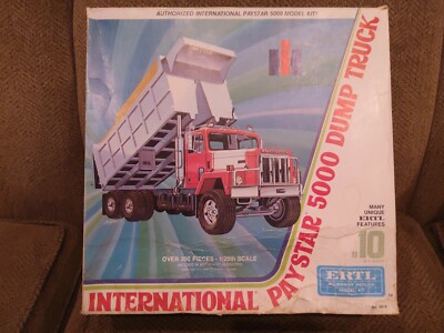 1/25 1/24 AMT ERTL Revell International Paystar 5000 Truck (Neu (gemäss