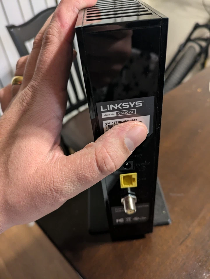 Linksys CM3024 Cable Modem Docsis 3.0 power adaptor & ethernet cable networking - Image 4 of 4