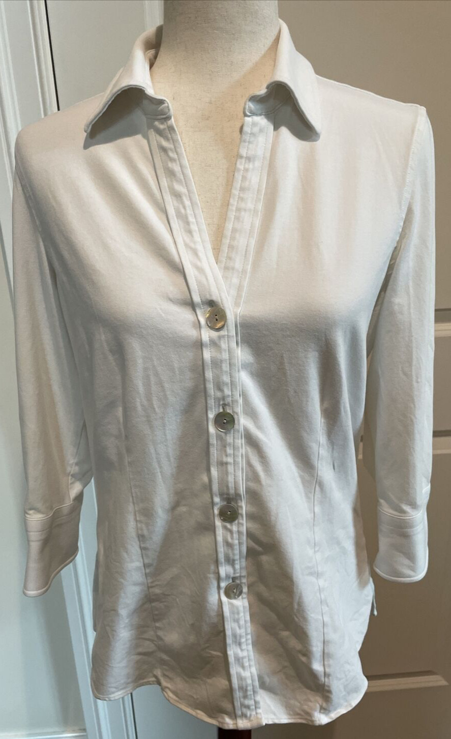 Foxcroft Medium White Solid Stretch Top Mother of… - image 1