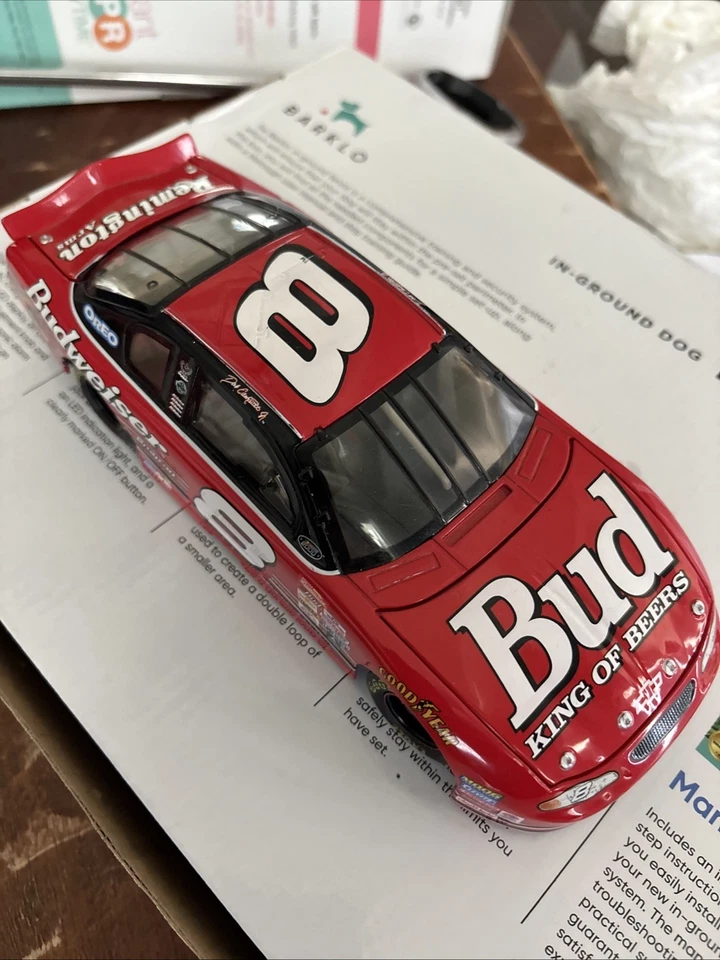 Dale Earnhardt Jr. 1:24 Die Cast Car  Iconic #8 Budweiser - Image 3 of 4